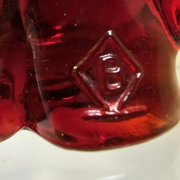 Boyd Art Glass Chuckles the Clown Hand Painted Ruby Red UV Reactive Vintage 4" - Picture 5 of 8